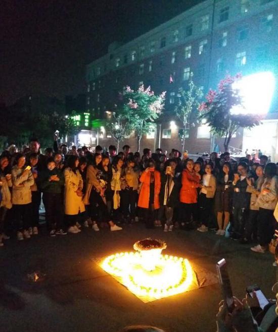 微博吃瓜求婚群众,一场意外的甜蜜邂逅